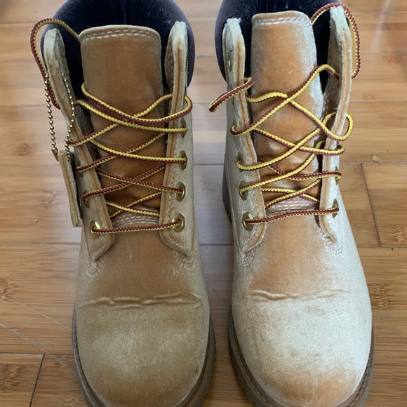 Off-White Timberland Velvet Boots in wheat color - Picture 5 of 8